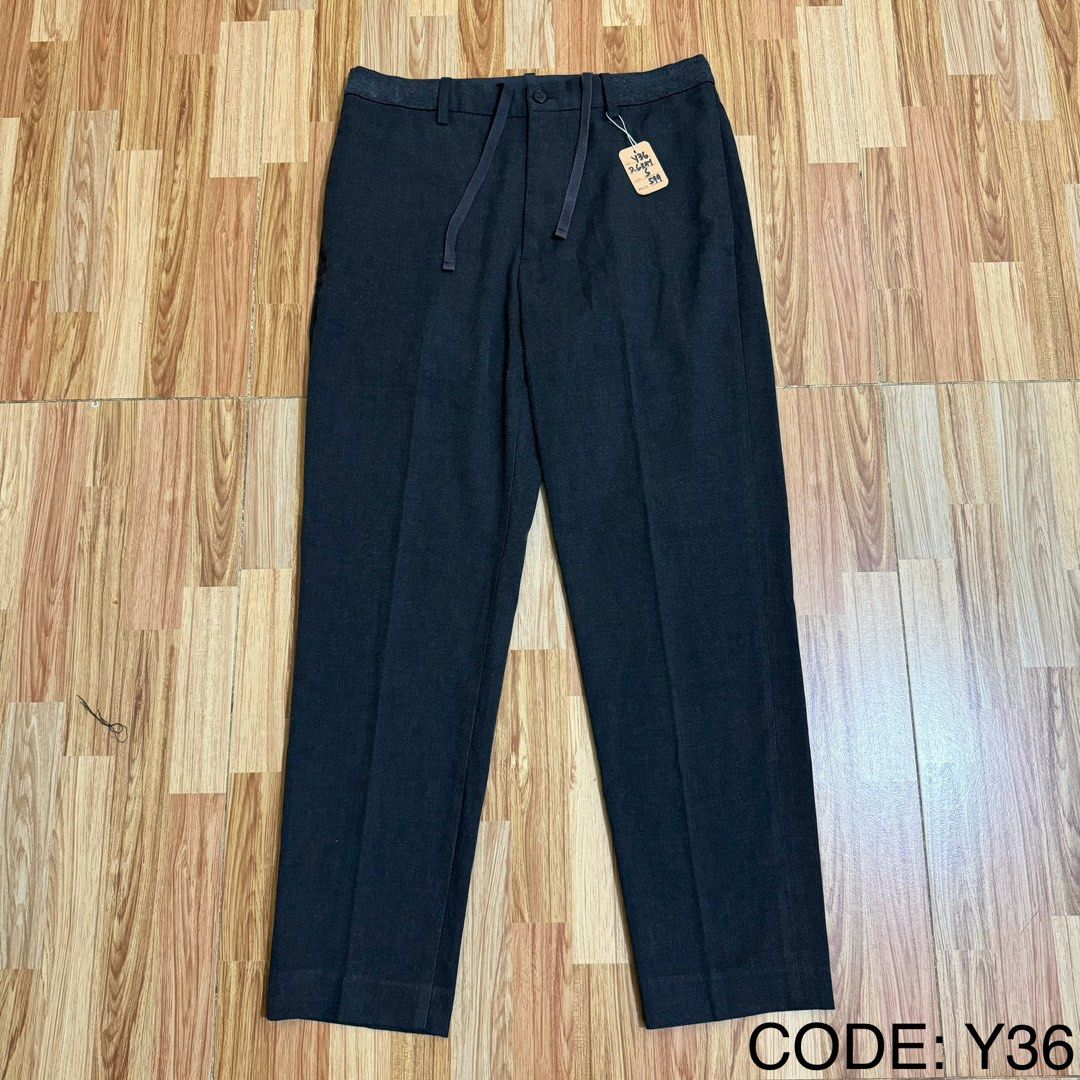 UNIQLO MEN’S EZY ANKLE PANTS (Category: Trousers) located in Manila. Submitted by thrifthing_121102 (Listing ID 1469070544, Image 1). Description: UNIQLO MEN’S EZY ANKLE PANTS •SIZE: Small •WAIST: 28-30” •LENGTH: 35” •HEM: 6” •COLOR: Dark Gray •CODE: Y36 •EXCELLENT CONDITION •NO ISSUES ₱599 + SF ✅All items are in excellent to new condition. ✅Color may vary due to lighting. 📦J&T Express or Lalamove Shipping. 💸Gcash Payment. 📍Moonwalk, Paranaque