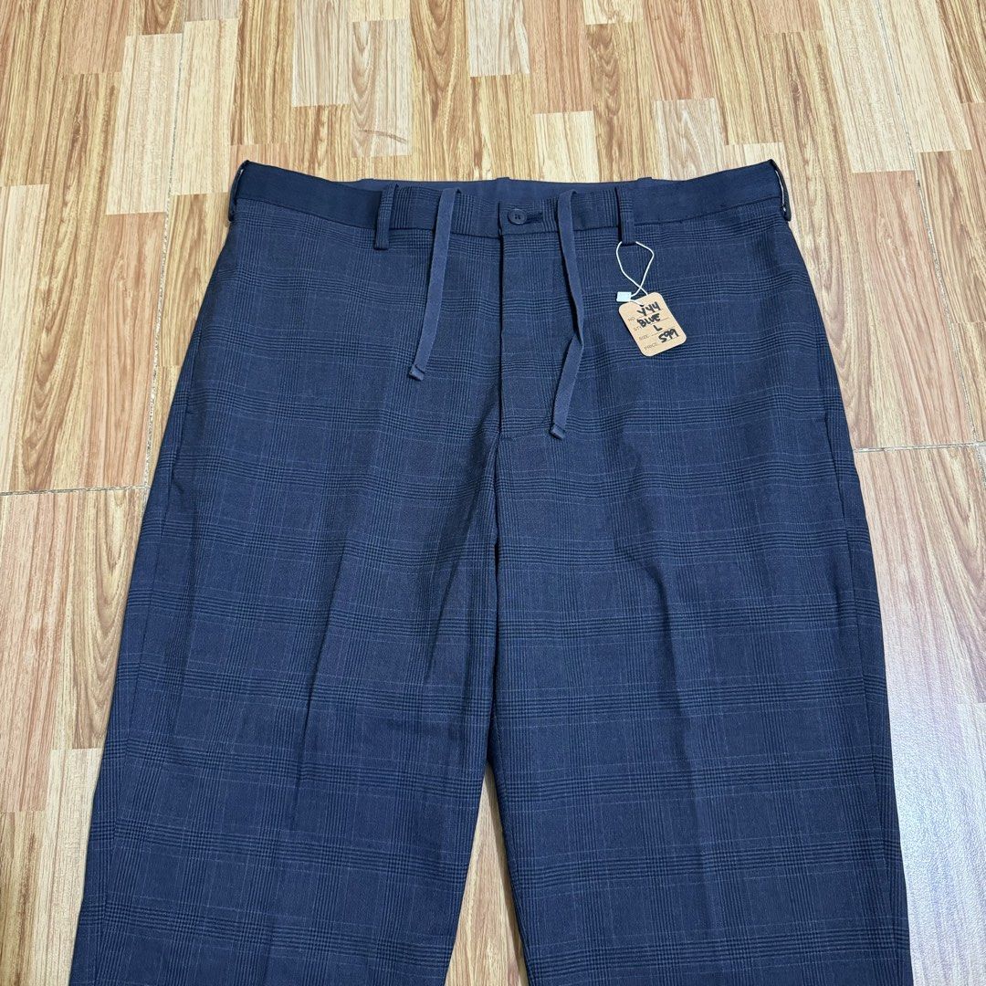 UNIQLO MEN’S EZY ANKLE PANTS (Category: Trousers) located in Manila. Submitted by thrifthing_121102 (Listing ID 1469110259, Image 2). Description: UNIQLO MEN’S EZY ANKLE PANTS •SIZE: Large •WAIST: 33-35” •LENGTH: 37.5” •HEM: 7” •COLOR: Blue Plaid •CODE: Y44 •EXCELLENT CONDITION •NO ISSUES ₱599 + SF ✅All items are in excellent to new condition. ✅Color may vary due to lighting. 📦J&T Express or Lalamove Shipping. 💸Gcash Payment. 📍Moonwalk, Parana
