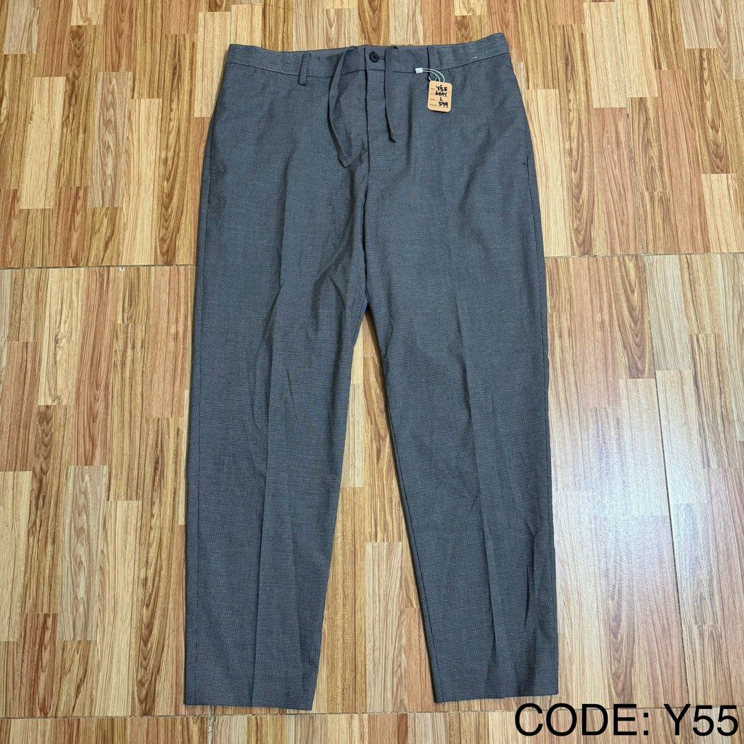 UNIQLO MEN’S EZY ANKLE PANTS (Category: Trousers) located in Manila. Submitted by thrifthing_121102 (Listing ID 1469119551, Image 1). Description: UNIQLO MEN’S EZY ANKLE PANTS •SIZE: Large •WAIST: 33-34” •LENGTH: 36.5” •HEM: 6.5” •COLOR: Gray Plaid •CODE: Y55 •EXCELLENT CONDITION •NO ISSUES ₱599 + SF ✅All items are in excellent to new condition. ✅Color may vary due to lighting. 📦J&T Express or Lalamove Shipping. 💸Gcash Payment. 📍Moonwalk, Para