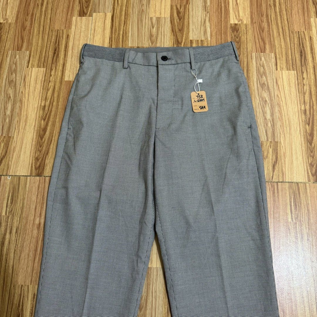 UNIQLO MEN’S EZY ANKLE PANTS (Category: Trousers) located in Manila. Submitted by thrifthing_121102 (Listing ID 1469122963, Image 2). Description: UNIQLO MEN’S EZY ANKLE PANTS •SIZE: Small •WAIST: 28-30” •LENGTH: 35.5” •HEM: 6.5” •COLOR: Gray Plaid •CODE: Y58 •EXCELLENT CONDITION •NO ISSUES ₱599 + SF ✅All items are in excellent to new condition. ✅Color may vary due to lighting. 📦J&T Express or Lalamove Shipping. 💸Gcash Payment. 📍Moonwalk, Para