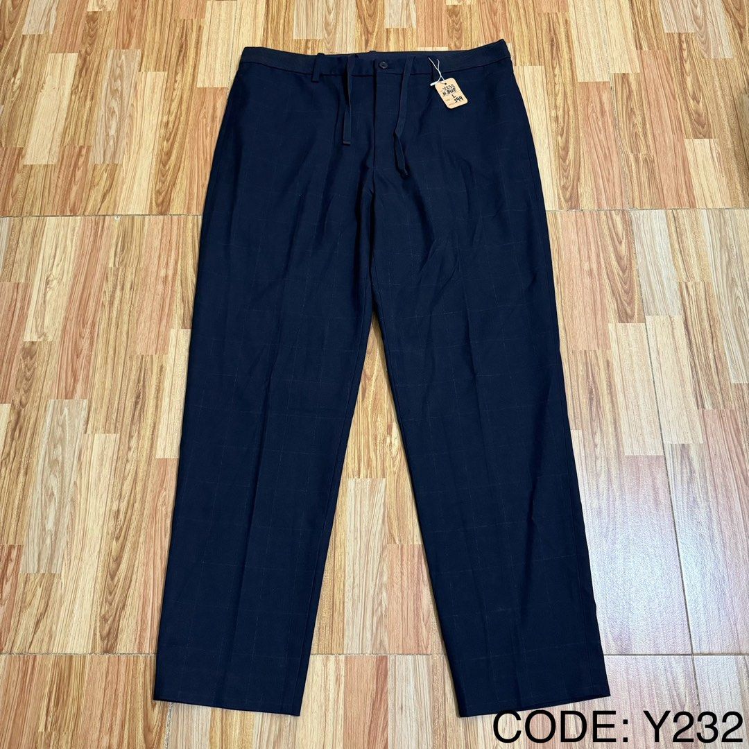 UNIQLO MEN’S EZY ANKLE PANTS (Category: Trousers) located in Manila. Submitted by thrifthing_121102 (Listing ID 1469158756, Image 1). Description: UNIQLO MEN’S EZY ANKLE PANTS •SIZE: Large •WAIST: 33-35” •LENGTH: 37” •HEM: 7” •COLOR: Navy Blue •CODE: Y232 •EXCELLENT CONDITION •NO ISSUES ₱599 + SF ✅All items are in excellent to new condition. ✅Color may vary due to lighting. 📦J&T Express or Lalamove Shipping. 💸Gcash Payment. 📍Moonwalk, Paranaqu