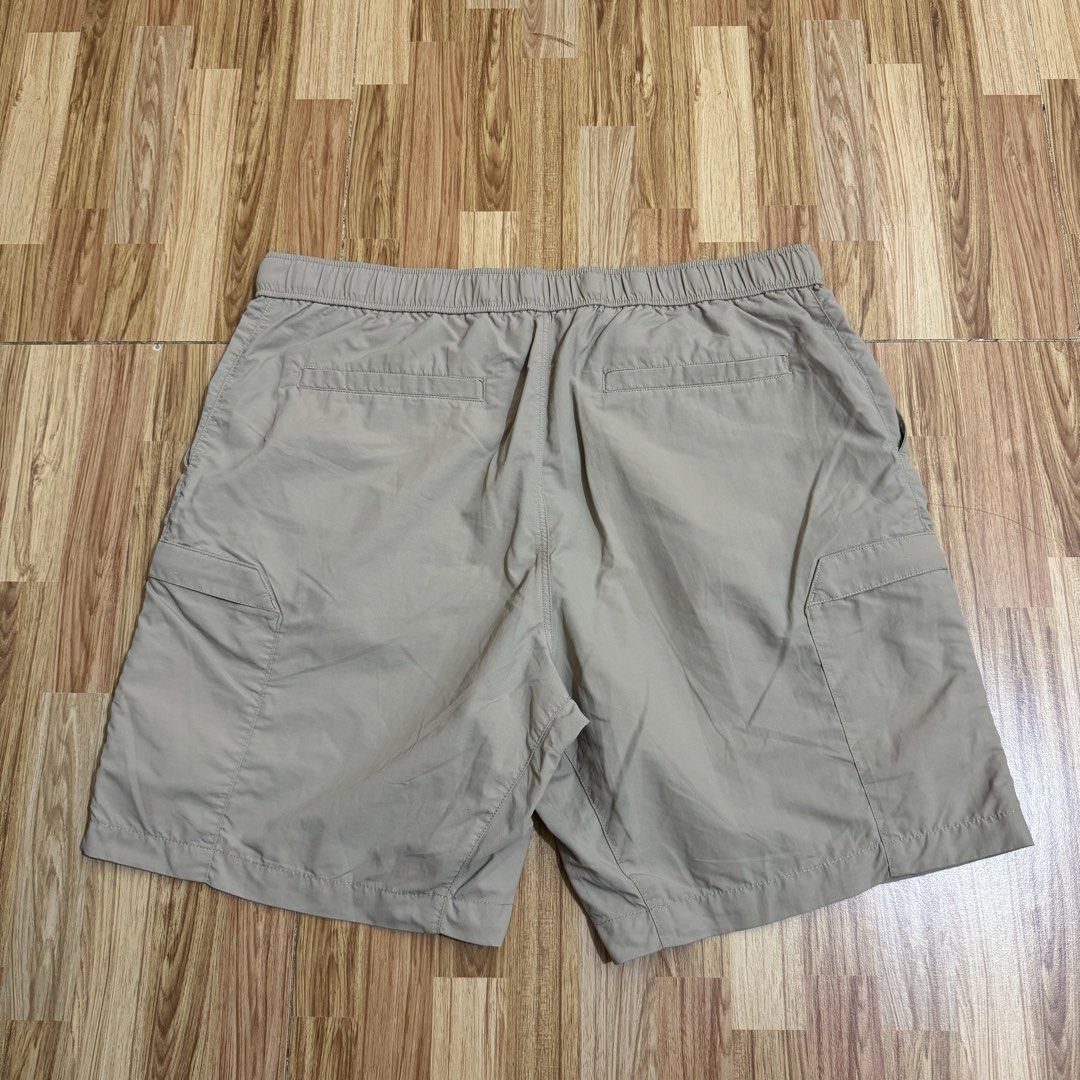 UNIQLO MEN’S GEARED SHORTS (Category: Shorts) located in Manila. Submitted by thrifthing_121102 (Listing ID 1469125134, Image 3). Description: UNIQLO MEN’S GEARED SHORTS •SIZE: XL •WAIST: 35-38” •LENGTH: 19” •HEM: 12.5” •COLOR: Beige •CODE: Y61 •EXCELLENT CONDITION •NO ISSUES ₱599 + SF ✅All items are in excellent to new condition. ✅Color may vary due to lighting. 📦J&T Express or Lalamove Shipping. 💸Gcash Payment. 📍Moonwalk, Paranaque City.