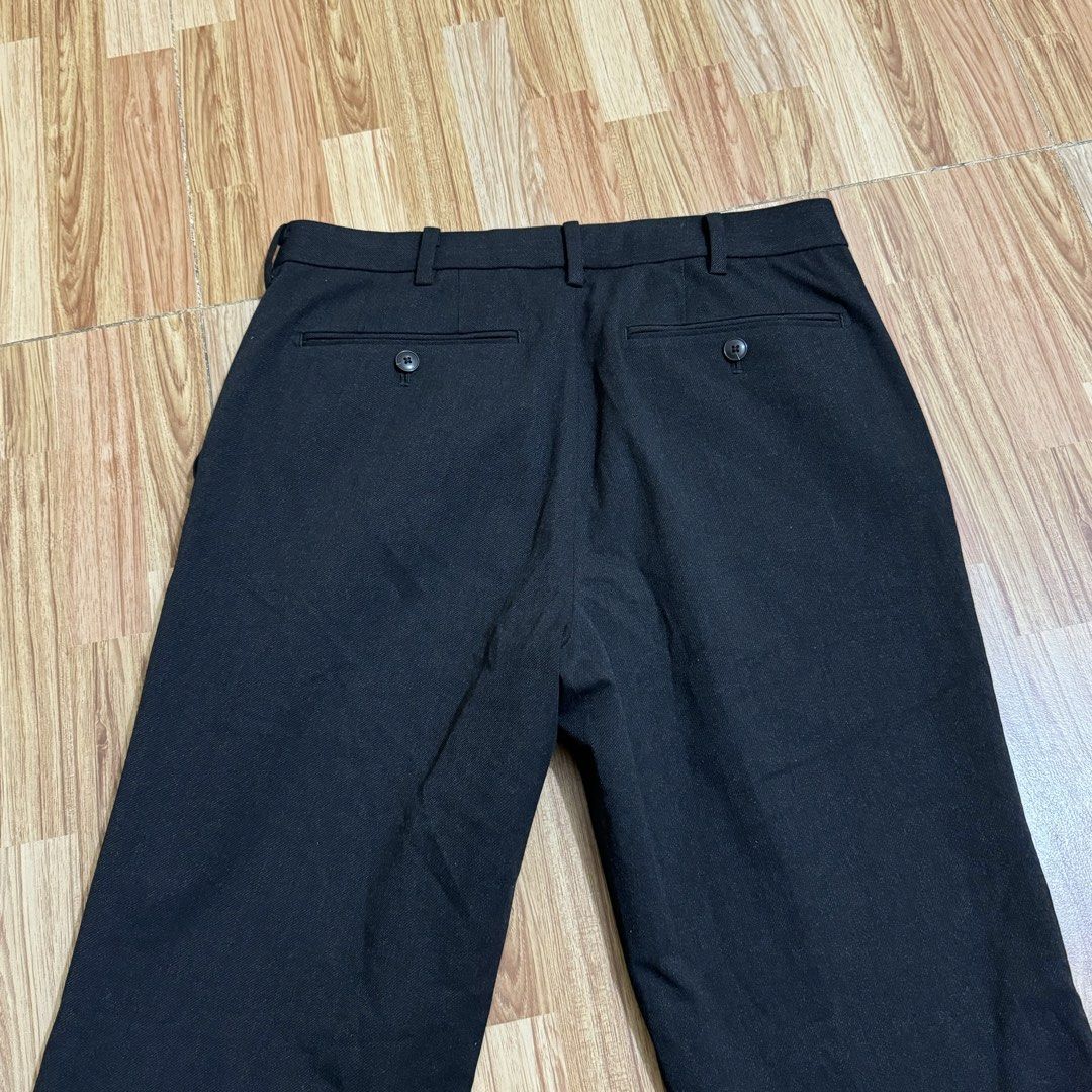 UNIQLO MEN’S HEATTECH PANTS (Category: Trousers) located in Manila. Submitted by thrifthing_121102 (Listing ID 1469004000, Image 3). Description: UNIQLO MEN’S HEATTECH PANTS •WAIST: 29” •LENGTH: 38” •HEM: 7.5” •COLOR: Dark Gray •CODE: Y21 •EXCELLENT CONDITION •NO ISSUES ₱499 + SF ✅All items are in excellent to new condition. ✅Color may vary due to lighting. 📦J&T Express or Lalamove Shipping. 💸Gcash Payment. 📍Moonwalk, Paranaque City .