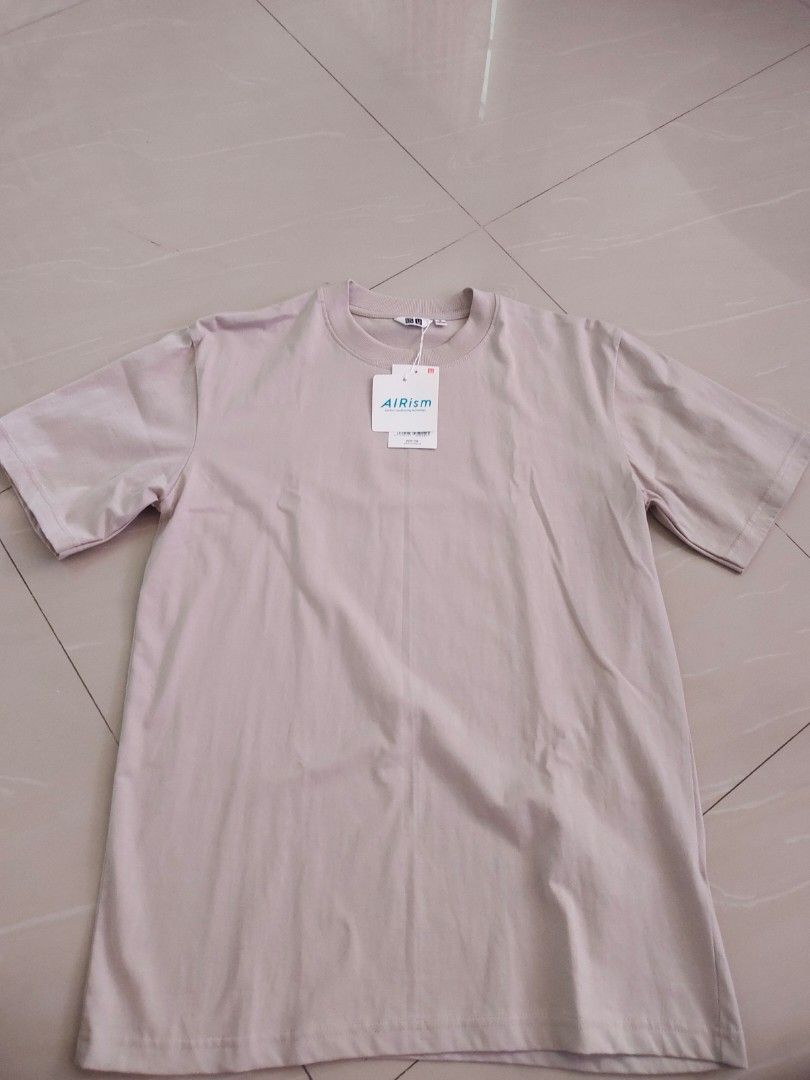 Uniqlo Mens shirt (Category: Tshirts & Polo Shirts ) located in Aliaga. Submitted by kmapparel (Listing ID 1469161008, Image 1). Description: .