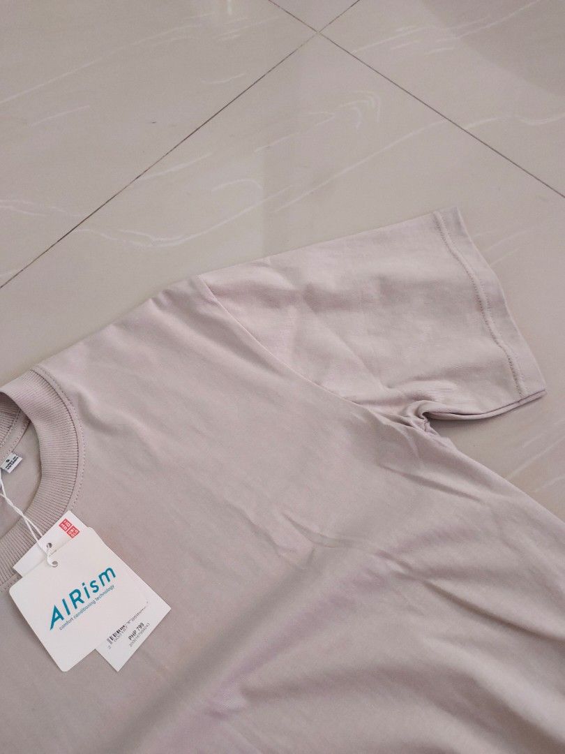 Uniqlo Mens shirt (Category: Tshirts & Polo Shirts ) located in Aliaga. Submitted by kmapparel (Listing ID 1469161008, Image 3). Description: .