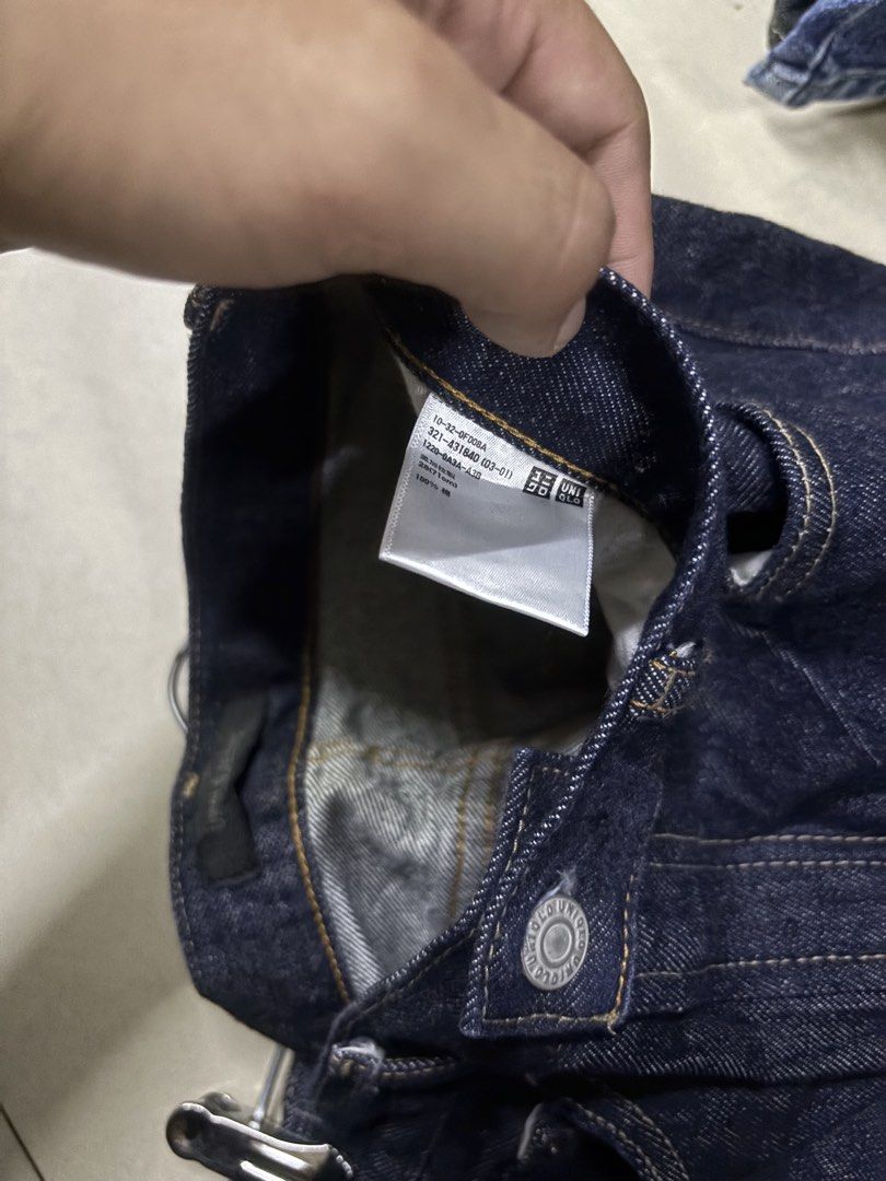 Uniqlo selvage (Category: Jeans) located in Calinog. Submitted by 5k.kr (Listing ID 1469019024, Image 2). Description: Size28/29 x L40.