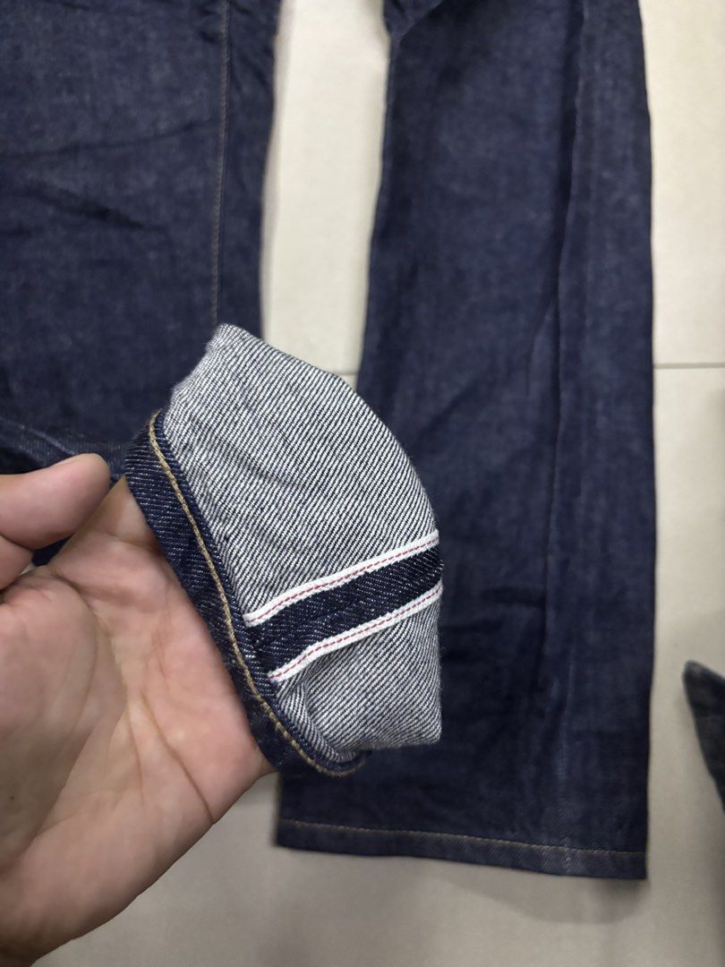 Uniqlo selvage (Category: Jeans) located in Calinog. Submitted by 5k.kr (Listing ID 1469019024, Image 3). Description: Size28/29 x L40.