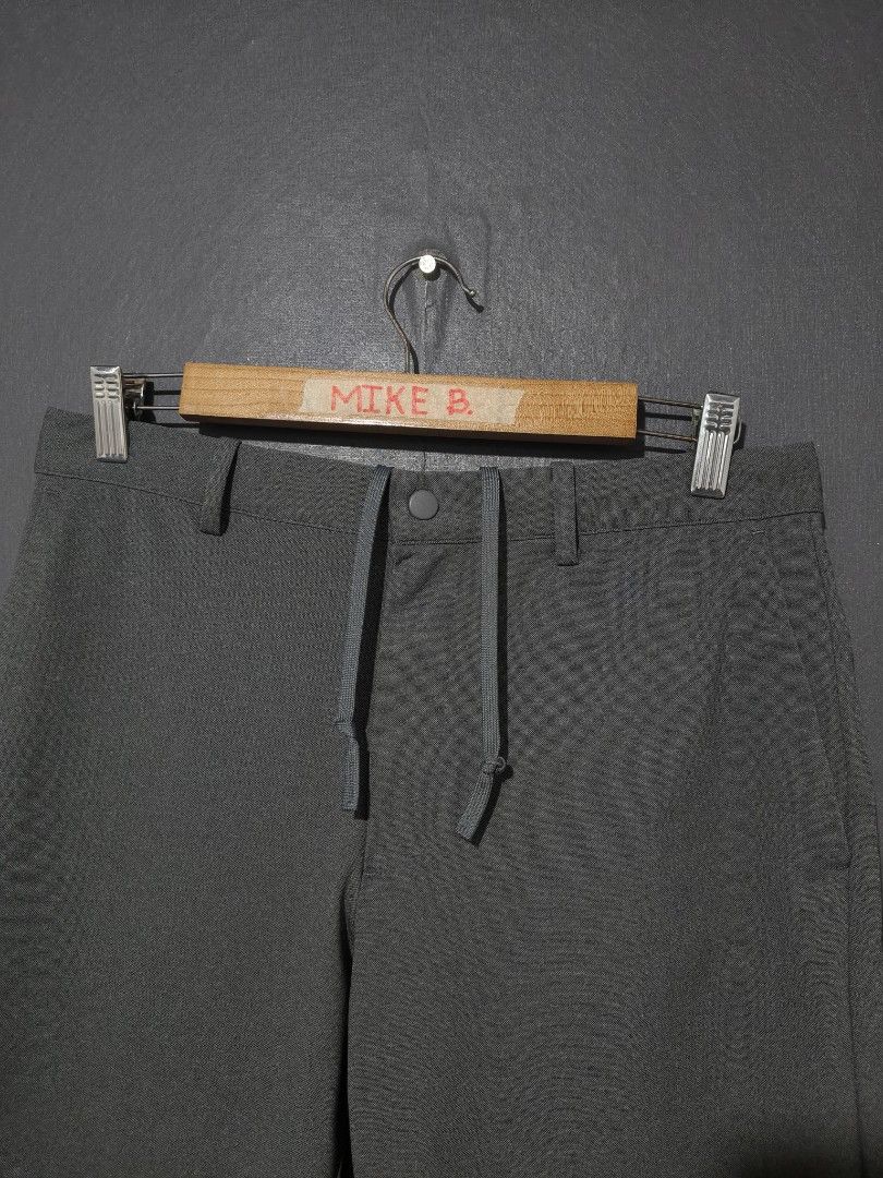 📍Uniqlo Smart Ankle Pants (Ultra Stretch) (Category: Trousers) located in Antipolo. Submitted by simplehans (Listing ID 1469019264, Image 3). Description: ‎📍Uniqlo Smart Ankle Pants (Ultra Stretch) ‎Size Medium (Gray) ‎Waist- 32 to 34 ‎Length- 35 ‎Leg Open- 6.9 ‎Excellent Condition As New ‎DIRECT MESSAGE IF INTERESTED.