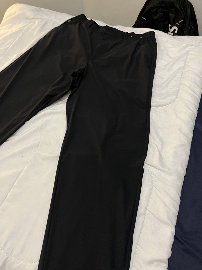 Uniqlo Ultra Stretch Pants (Category: Trousers) located in Manila. Submitted by westbridge007 (Listing ID 1469072094, Image 3). Description: Uniqlo Ultra Stretch Pants Size M Color Black No issue W Extra Button Condition: Used ONCE 800 only.