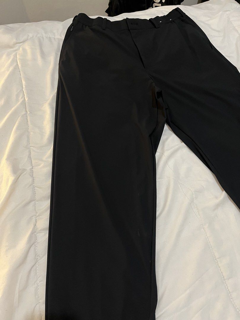Uniqlo Ultra Stretch Pants (Category: Trousers) located in Manila. Submitted by westbridge007 (Listing ID 1469072094, Image 2). Description: Uniqlo Ultra Stretch Pants Size M Color Black No issue W Extra Button Condition: Used ONCE 800 only.