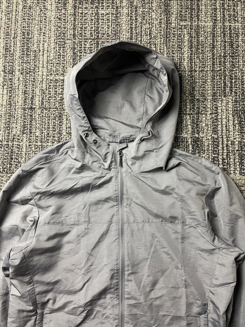 Uniqlo UV Protection Gray Jacket (Category: Coats, Jackets and Outerwear) located in Manila. Submitted by rdtp2 (Listing ID 1469101145, Image 3). Description: Size medium on tag 22x25 no flaw excellent condition 9.5/10.