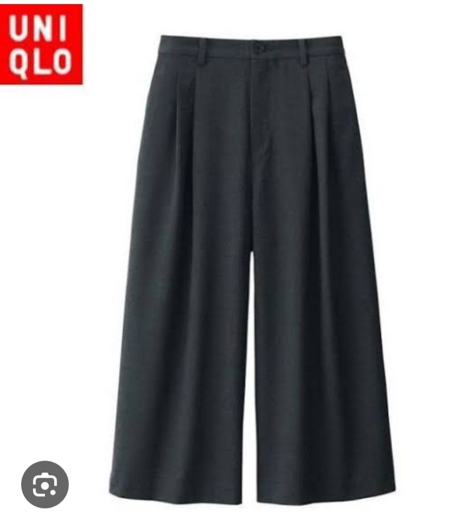 UNIQLO Wide Flare Pants (Category: Other Bottoms) located in Basista. Submitted by purpleens_shop (Listing ID 1469043379, Image 2). Description: Navy Blue 💙.
