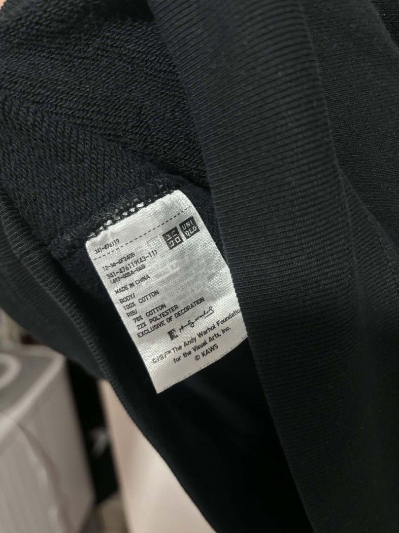 UNIQLO X KAWS COLLAB (Category: Coats, Jackets and Outerwear) located in Cavite. Submitted by swiftfish_2c26c0 (Listing ID 1469138015, Image 2). Description: .