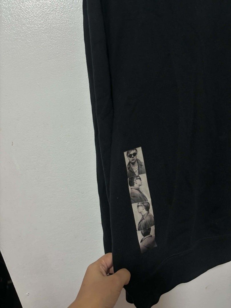 UNIQLO X KAWS COLLAB (Category: Coats, Jackets and Outerwear) located in Cavite. Submitted by swiftfish_2c26c0 (Listing ID 1469138015, Image 3). Description: .