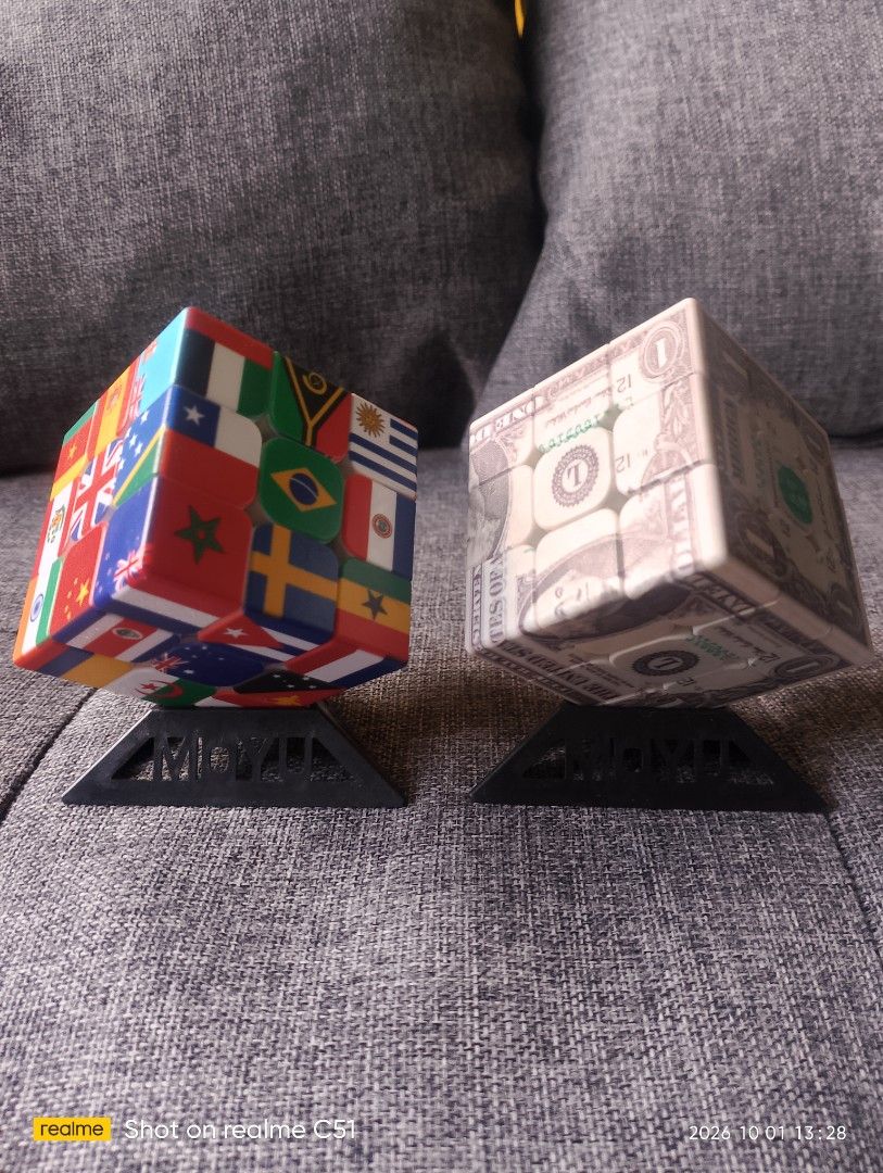 Unique Rubics cube design (Category: In-Game Products) located in Manila. Submitted by sunfl0w3r_50 (Listing ID 1469056425, Image 2). Description: *negotiable / pwede tumawad, pagusapan natin ang price😇 * issue wala nang box *Good as new *with freebies *pwede meet up sa (puregold valenzuela) *buyer ang mag bobook through lalamove *hindi na nagagamit kasi busy *mas maganda kung meet up para makita din ng cuber/buyer bago niya bilhin *authentic fr
