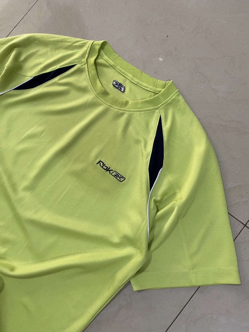 (UNISEX) REEBOK TWO TONE DRIFIT TEE (Category: Activewear) located in Talisay. Submitted by hustlethrift_2600 (Listing ID 1468932446, Image 2). Description: (UNISEX) REEBOK TWO TONE DRIFIT TEE M-L WOMENS SMALL MENS 19-20 W (STRETCHABLE) 24 L EXCELLENT CONDITION 9.9/10 COLOR RATE NO ISSUE - 449 🏷️.