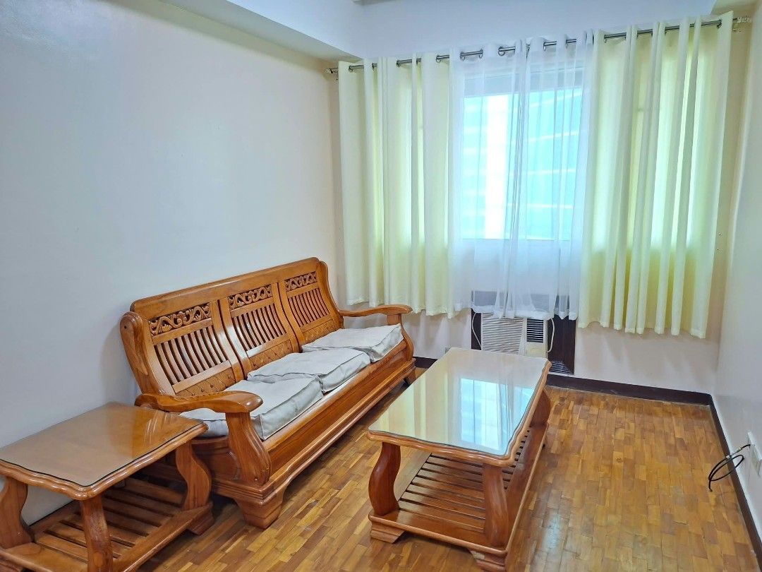 RUSH SPACIOUS 1BR NEAR RCBC MAKATI (Category: Apartments & Condos) located in Makati City. Submitted by mariacristina123 (Listing ID 1468992029, Image 3). Description: RUSH SPACIOUS 1BR NEAR RCBC MAKATI Oriental Garden Makati Spacious 1Bedroom 47sqm Fully furnished 25k monthly rent 2 deposit and 1 advance Inclusive condo dues ❌️PET NOT ALLOWED Very accessible in Greenbelt, Landmark, Glorietta, Ayala Ave, Export Bank, PBCOM, RCBC, Burgundy, and Ki