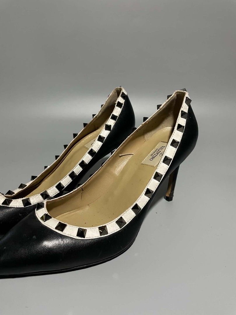 Valentino Garavani Rockstud (Category: Heels) located in Cavite. Submitted by imgnr0 (Listing ID 1469141158, Image 3). Description: Almost excellent condition minimal sign of use size: 41 - EU 9.5 Womens message for more details .