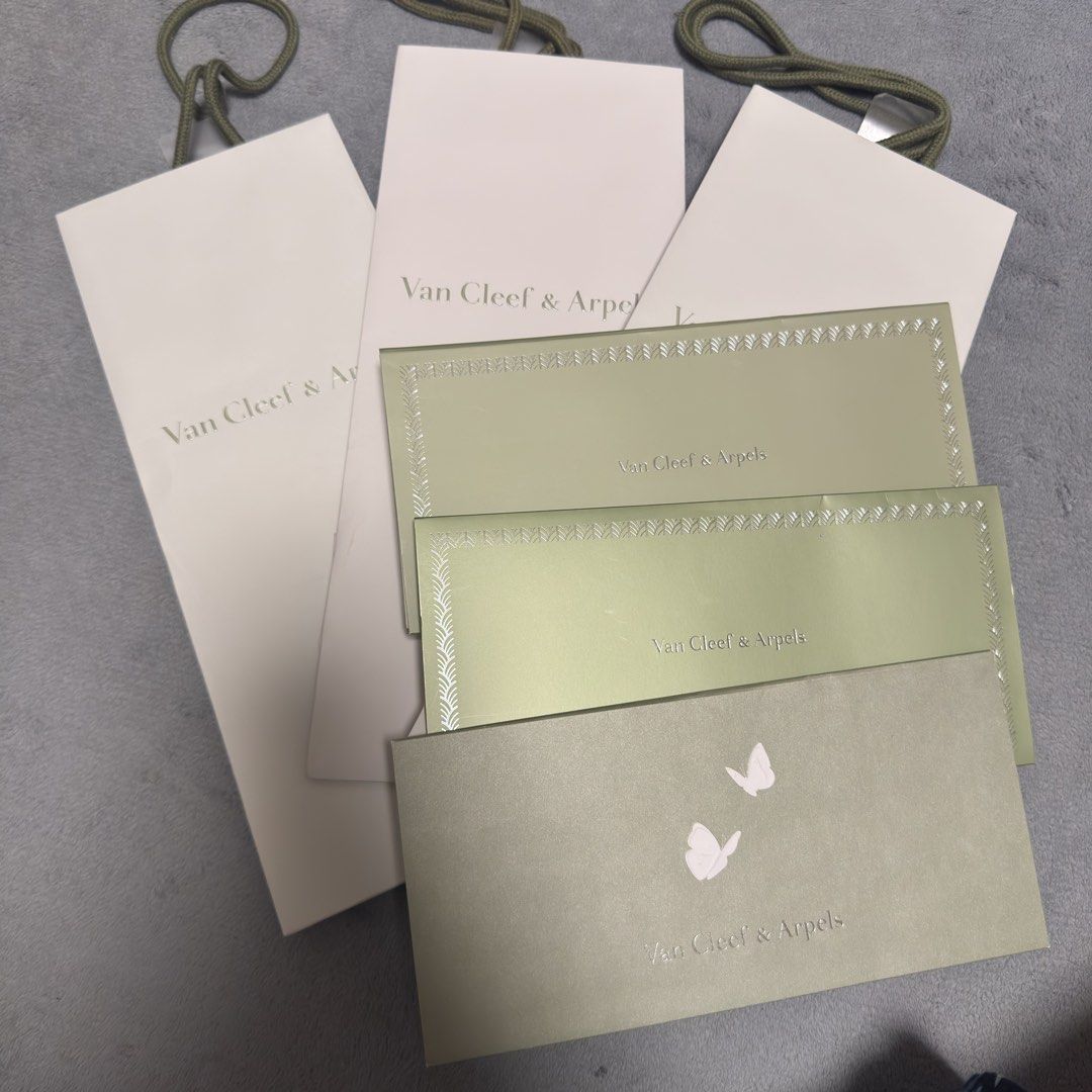 Van Cleef & Arpels papebags (Category: Necklaces) located in Quezon City. Submitted by hintstreet (Listing ID 1468989860, Image 1). Description: .