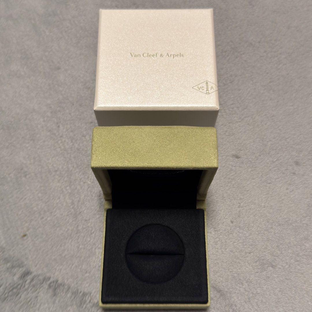 Van Cleef & Arpels ring case and paperbag (Category: Luxury Accessories) located in Quezon City. Submitted by hintstreet (Listing ID 1468989475, Image 2). Description: Complete ring case , box and paperbag.