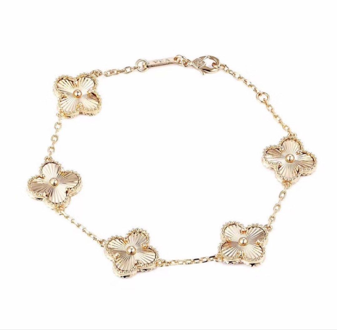 Van Cleef & Arpels Vintage Alhambra Gold Bracelet (Category: Bracelets) located in Manila. Submitted by amberwinslow (Listing ID 1468974476, Image 1). Description: NEGOTIABLE PRICE RUSH SELLING.