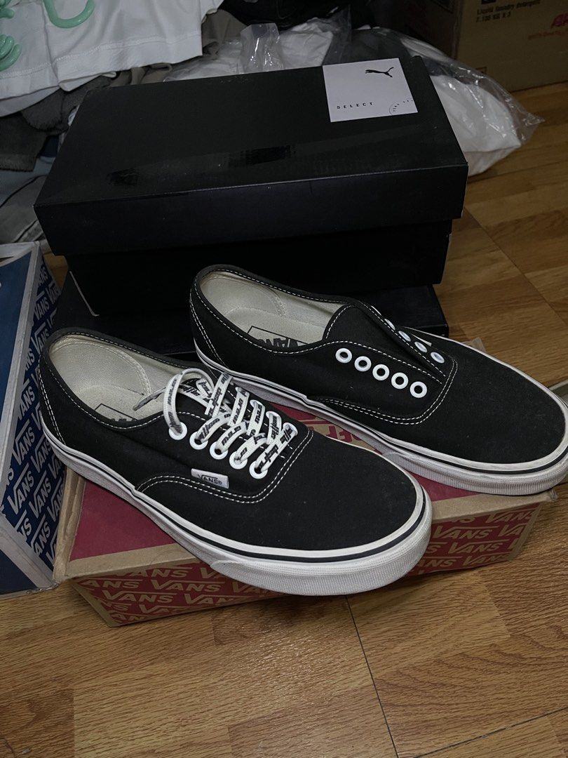 Vans Authentic Black White Canvas Sneakers (Category: Casual Shoes) located in Cavite. Submitted by tristanmunar (Listing ID 1469085967, Image 1). Description: Condition- 8/10 Waffle district lace No box .