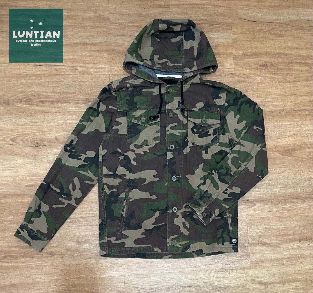 Vans Camo Hooded Jacket (Category: Coats, Jackets and Outerwear) located in Manila. Submitted by charlie665 (Listing ID 1469113908, Image 1). Description: price: small condition: good with signs of use location: pasig .