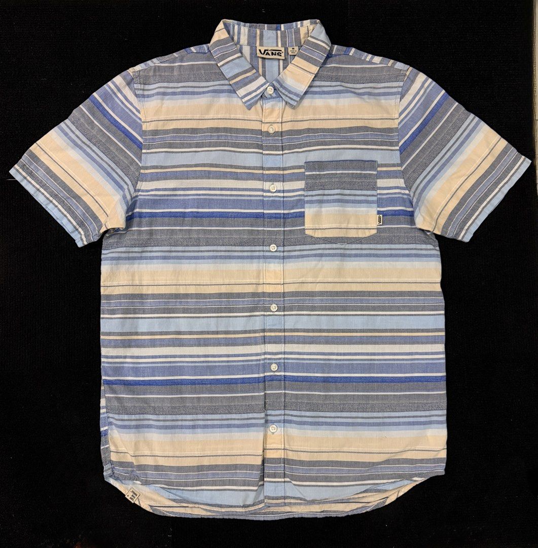 Vans “Off the Wall” Short-Sleeve Button-Down Shirt (Category: Formal Shirts) located in Manila. Submitted by solesearchin (Listing ID 1469108051, Image 1). Description: Vans “Off the Wall” Short-sleeve Button-Down Shirt Good as New No Issue Size: Medium 21 x 28 550 + sf.