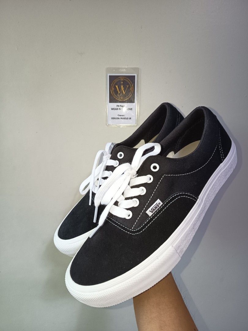 Vans Skate Era B/W (Category: Sneakers) located in Pasay City. Submitted by ODDXX (Listing ID 1469026632, Image 1). Description: Våns Skate Era (Black/White) Size US 10 Men/ 28CM Authentic/Legit/Original✅ Brandnew (NO BOX) SRP 5,995 Selling it out only for 3,495! DM for fast Transaction..