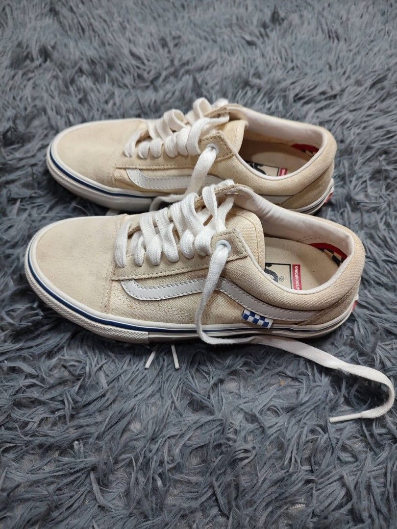 Vans Skate Old Skool Off White Sneakers (Category: Sneakers) located in Baguio. Submitted by barepicksph (Listing ID 1469042953, Image 2). Description: - Brand/Model: Vans Skate Old Skool - Colorway: Off White with classic white sidestripe - Size: US Men 4 / UK 3 / EUR 35 / 22cm - Material: Low-top suede and canvas upper with durable waffle rubber outsole - Details: Features iconic checkerboard tag and red heel tab - Condition: Light signs of wea