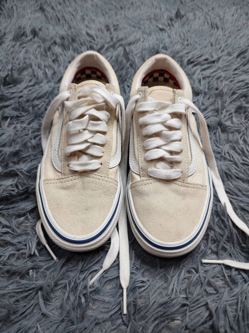 Vans Skate Old Skool Off White Sneakers (Category: Sneakers) located in Baguio. Submitted by barepicksph (Listing ID 1469042953, Image 1). Description: - Brand/Model: Vans Skate Old Skool - Colorway: Off White with classic white sidestripe - Size: US Men 4 / UK 3 / EUR 35 / 22cm - Material: Low-top suede and canvas upper with durable waffle rubber outsole - Details: Features iconic checkerboard tag and red heel tab - Condition: Light signs of wea