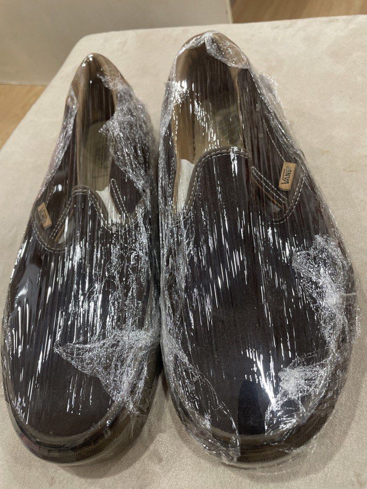 Vans Slip ons (Category: Sneakers) located in Manila. Submitted by bedlambuzz (Listing ID 1469055649, Image 1). Description: Wysiwg No box Plastic wrapped for storage Worn as described Clean soles as I keep my shoes clean.