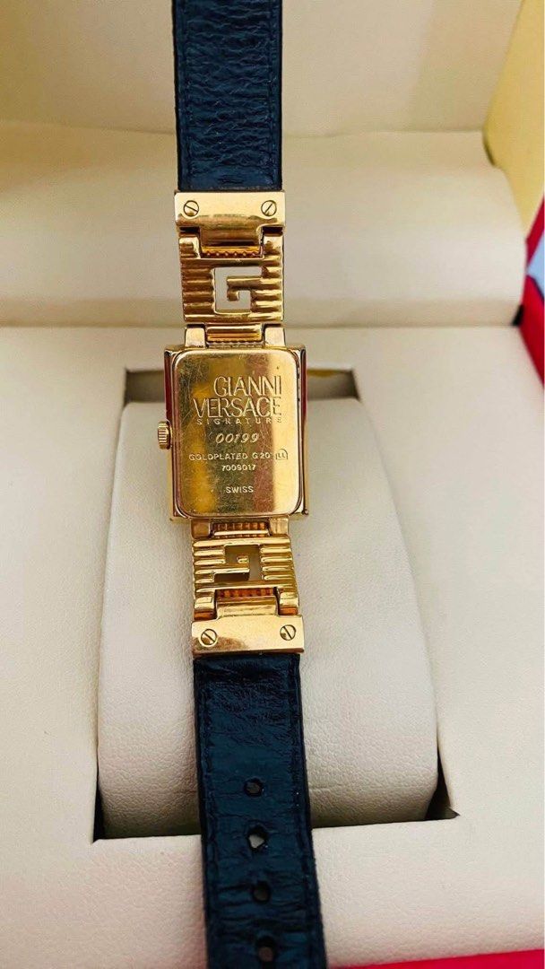 Versace Medusa Square Watch (Category: Women's Watches) located in Manila. Submitted by annafinds (Listing ID 1469054958, Image 2). Description: ₱14,800 Auth Versace Medusa Square Watch for Ladie’s -Square Face -Sapphire Glass -Swiss Made -Quartz Movement -With Provided Box -In Excellent Condition 📌Disclaimer:📌 All Products, Names, Brands, and Logos are owned by their respective brand owners. We are not affiliated with the Brand featured in thi