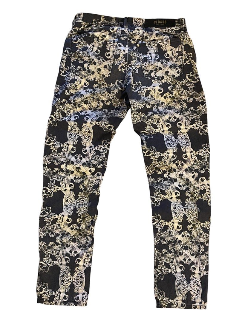 VERSUS BY VERSACE SILVER CHAIN BAROQUE SLIM JEANS (Category: Luxury Apparel) located in Pasay City. Submitted by digital_wardrobe.ph (Listing ID 1468979624, Image 1). Description: VERSUS BY VERSACE SILVER CHAIN BAROQUE SLIM JEANS details small - medium width: 31 length: 38 leg opening: 6 price: 650 location: pasay city .