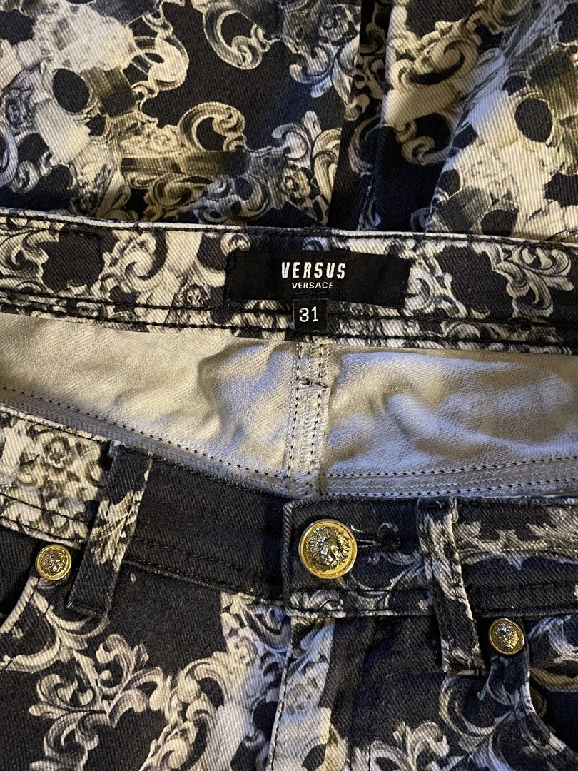 VERSUS BY VERSACE SILVER CHAIN BAROQUE SLIM JEANS (Category: Luxury Apparel) located in Pasay City. Submitted by digital_wardrobe.ph (Listing ID 1468979624, Image 3). Description: VERSUS BY VERSACE SILVER CHAIN BAROQUE SLIM JEANS details small - medium width: 31 length: 38 leg opening: 6 price: 650 location: pasay city .
