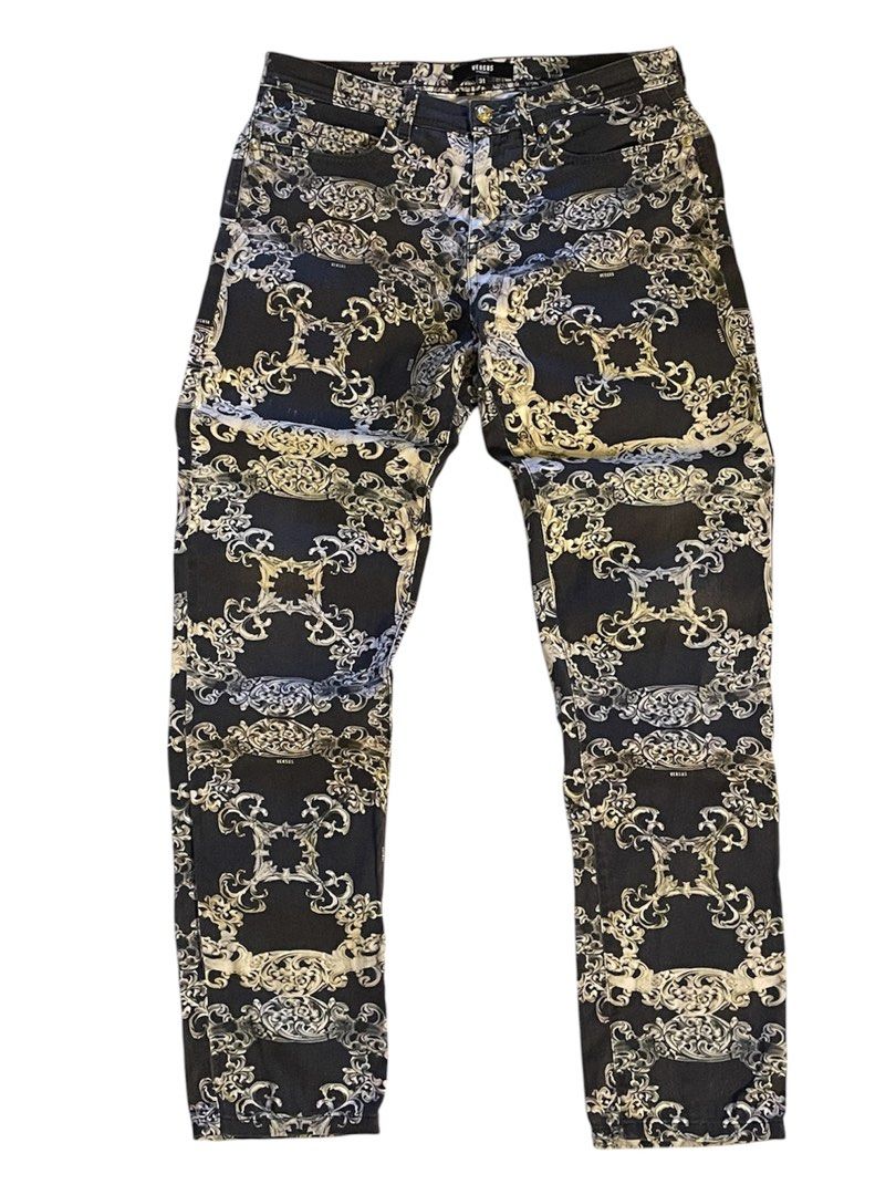VERSUS BY VERSACE SILVER CHAIN BAROQUE SLIM JEANS (Category: Luxury Apparel) located in Pasay City. Submitted by digital_wardrobe.ph (Listing ID 1468979624, Image 2). Description: VERSUS BY VERSACE SILVER CHAIN BAROQUE SLIM JEANS details small - medium width: 31 length: 38 leg opening: 6 price: 650 location: pasay city .
