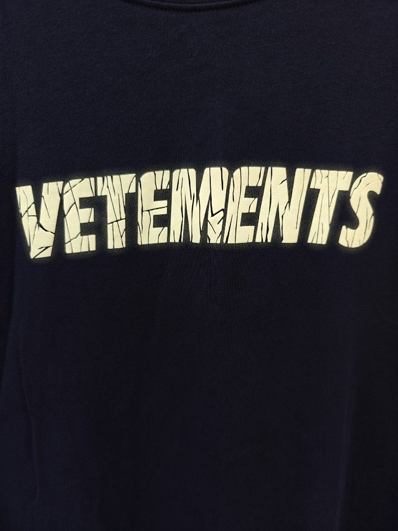 Vetements (Category: Tshirts & Polo Shirts ) located in Alaminos. Submitted by epargne (Listing ID 1469018934, Image 3). Description: ◾Size : Large ◾Dimes : Length" 29.5, Width"23 ◾EXCELLENT CONDITION! ◾WASHED W/ FABCON AND READY TO WEAR 🛒Price : + Shipping fee.