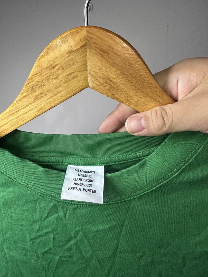VETEMENTS TEE (Category: Tshirts & Polo Shirts ) located in Molave. Submitted by thriftmate13 (Listing ID 1468989682, Image 2). Description: .