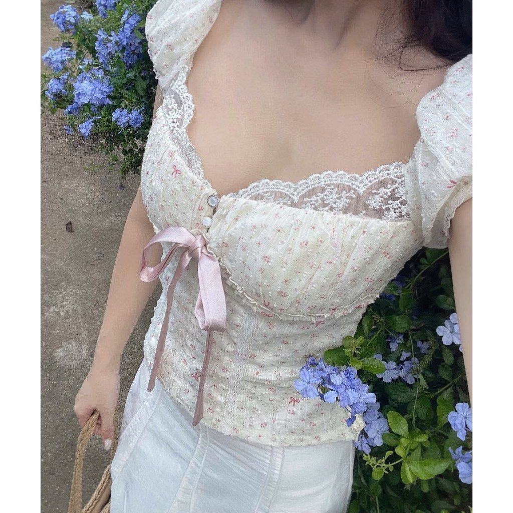 Vietnam Coquette Top (Category: Blouses) located in Manila. Submitted by jqmdyb (Listing ID 1468994462, Image 2). Description: 🚨 RUSH SALE – ₱599 🚨 Floral Lace Puff Sleeve Coquette Top ✨ Never been used ✨ No issues ✨ bought from Vietnam ✨ Small size ✨ Negotiable RFS: Wrong size 📍Bagumbayan Taguig.