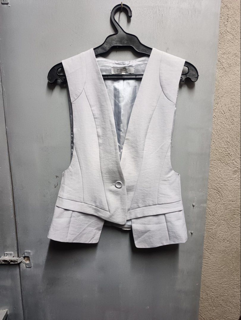 VIKTOR & ROLF (Category: Others Tops) located in Dasmarinas. Submitted by jessputrages (Listing ID 1469051844, Image 1). Description: For sale Viktor & Rolf Excellent condition No issue 1500 plus shipping fee Pm for more details.