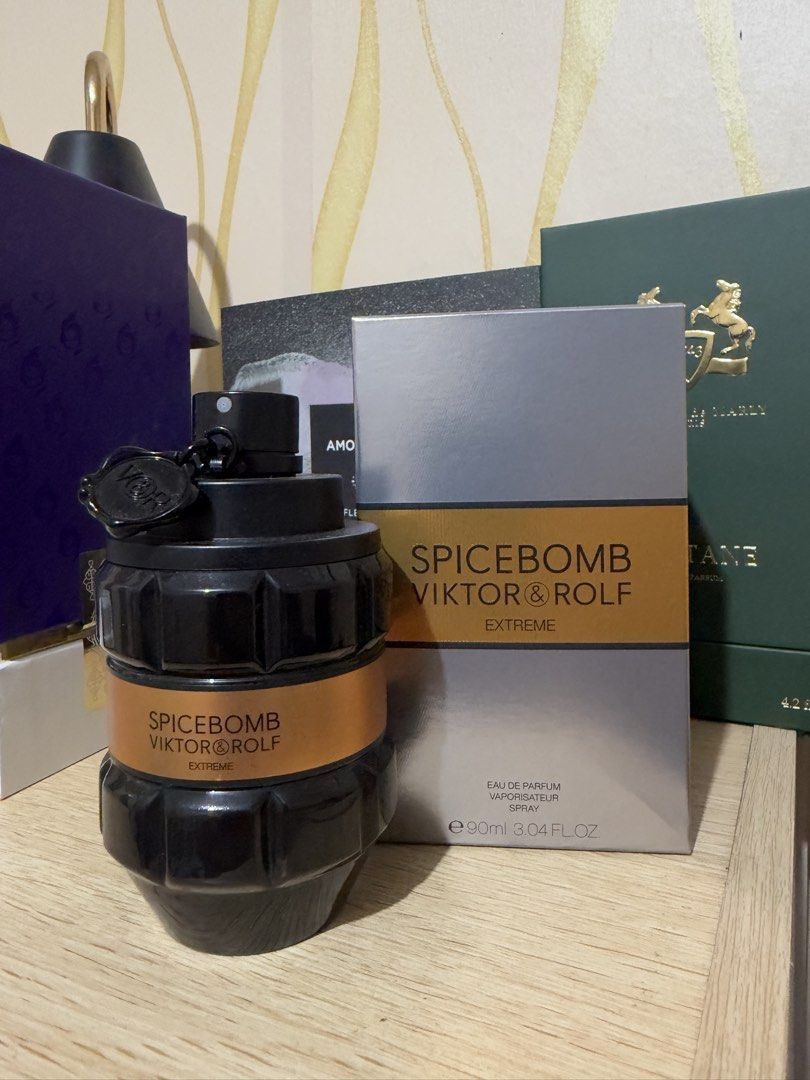 Viktor & Rolf Spicebomb Extreme Eau de Parfum 90ml (Category: Fragrance & Deodorants) located in Makati City. Submitted by heyrods (Listing ID 1468963566, Image 1). Description: Decluttering 90/100ML Authentic 💯.