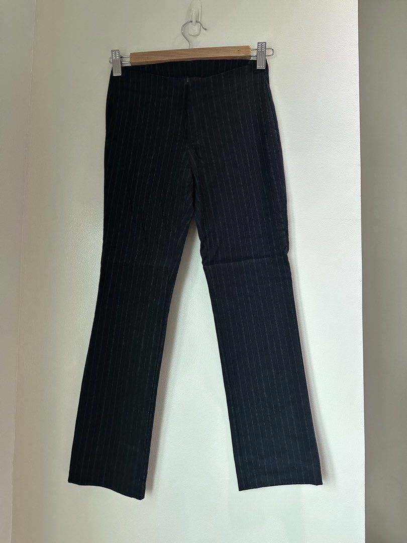 Vintage Black Stripes Crop Capri Trouser (Category: Other Bottoms) located in San Juan City. Submitted by keep.it.clean (Listing ID 1469101960, Image 1). Description: .