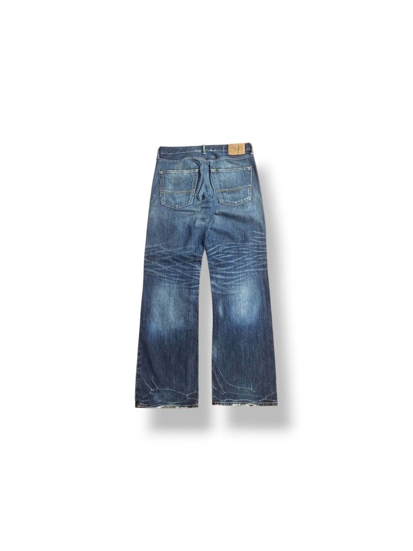 Vintage Bootcut jeans (Category: Jeans) located in Davao. Submitted by underrated_style (Listing ID 1469105350, Image 2). Description: Vtg abercrombie & Fitch bootcut jeans waist - 32-34 length - 43 leg op - 9.2 pocket - 10.5 bottonfly authentic prestine condition issue - minimal heelbites colorrate 10/10 or better!.