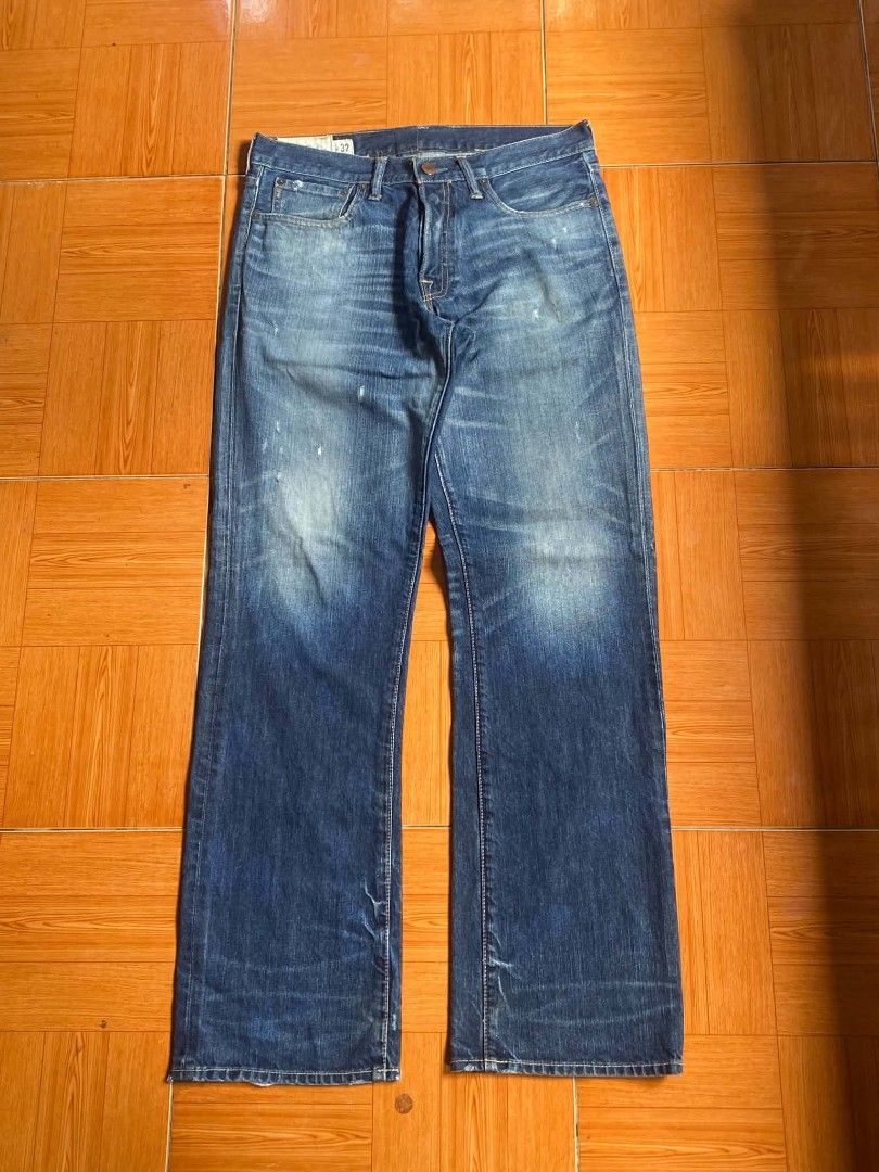 Vintage Bootcut jeans (Category: Jeans) located in Davao. Submitted by underrated_style (Listing ID 1469105350, Image 3). Description: Vtg abercrombie & Fitch bootcut jeans waist - 32-34 length - 43 leg op - 9.2 pocket - 10.5 bottonfly authentic prestine condition issue - minimal heelbites colorrate 10/10 or better!.