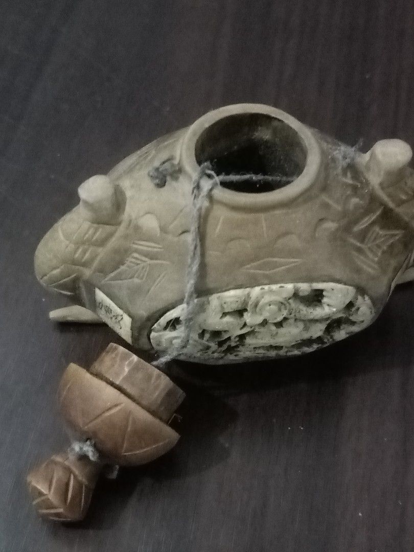Vintage Chinese snuff bottle (Category: Vintage Collectibles) located in Las Pinas. Submitted by the_recycle_shop (Listing ID 1469103882, Image 3). Description: Vintage wood carved 3 inches tall x 4 inches.