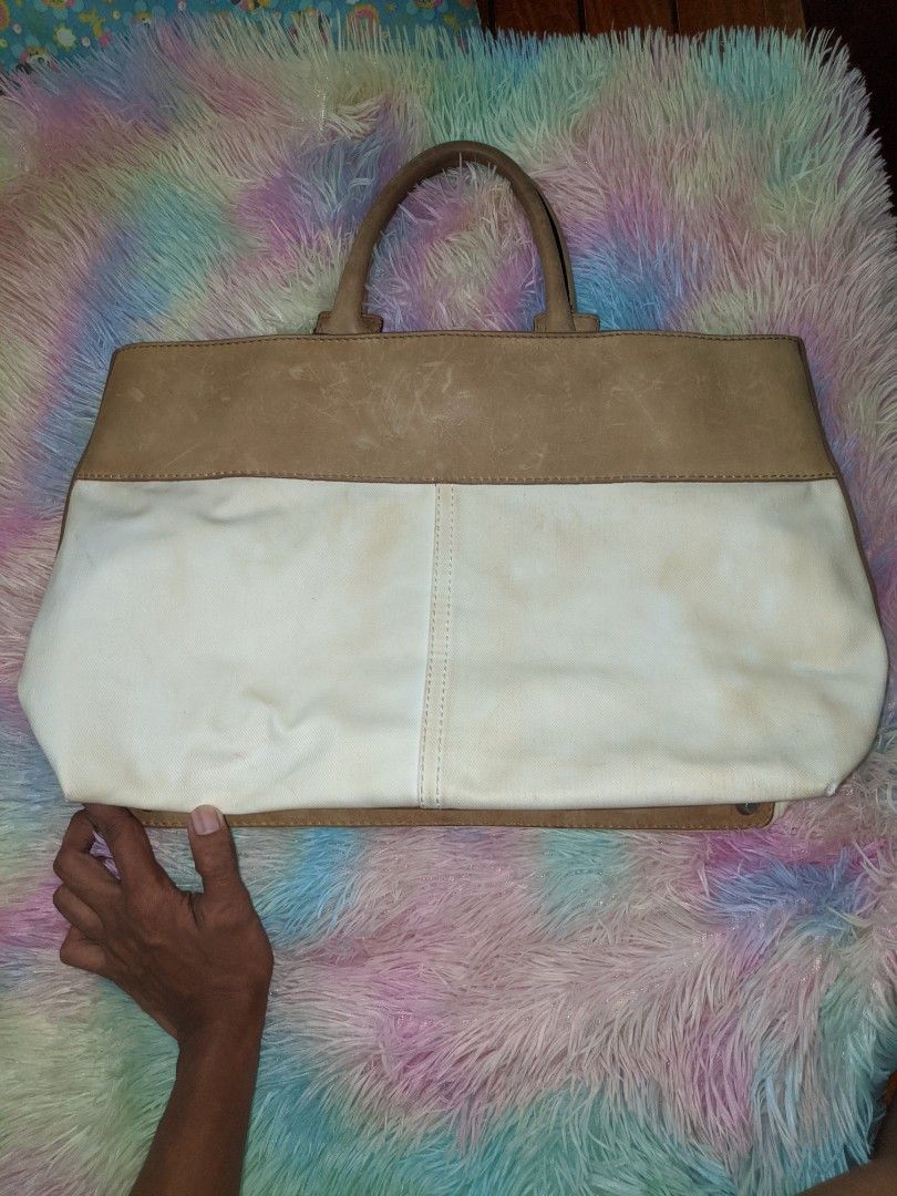 Vintage Chloe Top Handle (Category: Luxury Bags & Wallets) located in President Roxas. Submitted by keanmichael248 (Listing ID 1469158021, Image 2). Description: .