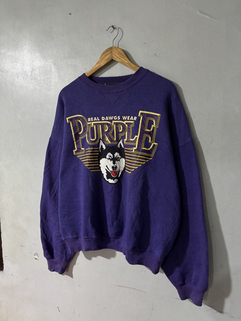 VINTAGE DAWGS CREWNECK (Category: Coats, Jackets and Outerwear) located in Pasay City. Submitted by turthrift (Listing ID 1469039585, Image 3). Description: W26 L26 L to XL boxy .