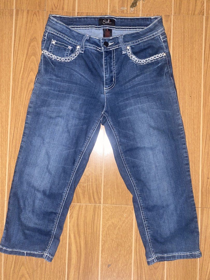Vintage Earl Jeans Capri (Category: Jeans) located in Manila. Submitted by pchyomi (Listing ID 1469048674, Image 3). Description: waist: 28-34 in length: 28 in.