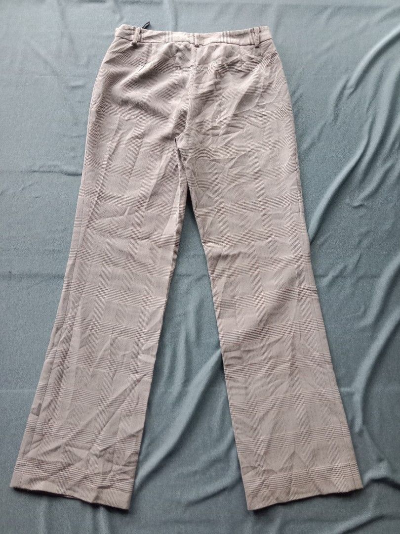 vintage gray plaid print trousers (Category: Other Bottoms) located in Bontoc. Submitted by irene_banganan (Listing ID 1469011703, Image 3). Description: vintage gray plaid print trousers waist: 28" | length: 37" size small on tag makapal, no stretch ganda ng prints, well made no flaws, excellent condition.