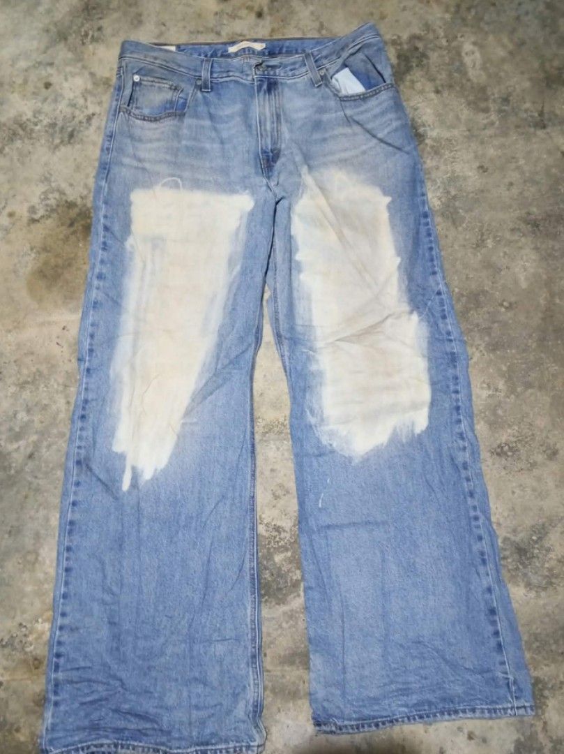 Vintage Levis jeans (Category: Jeans) located in General Santos City (Dadiangas). Submitted by thrift_raid (Listing ID 1469010621, Image 2). Description: Levis loose or wide straight styles featuring distinctive sun faded or bleach thigh patches color light blue.